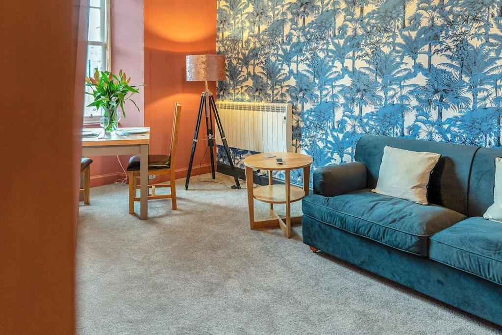 Boutique Modern Royal Mile Apartment Sleeps 4 Edinburgh Eksteriør billede