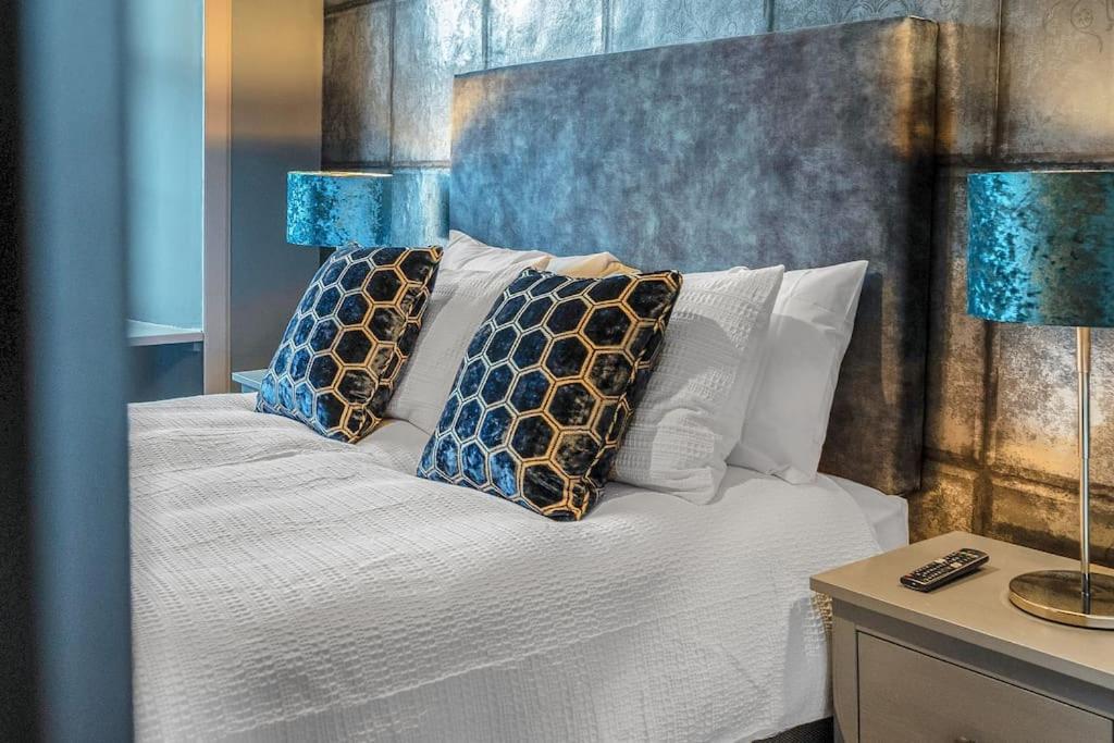 Boutique Modern Royal Mile Apartment Sleeps 4 Edinburgh Eksteriør billede