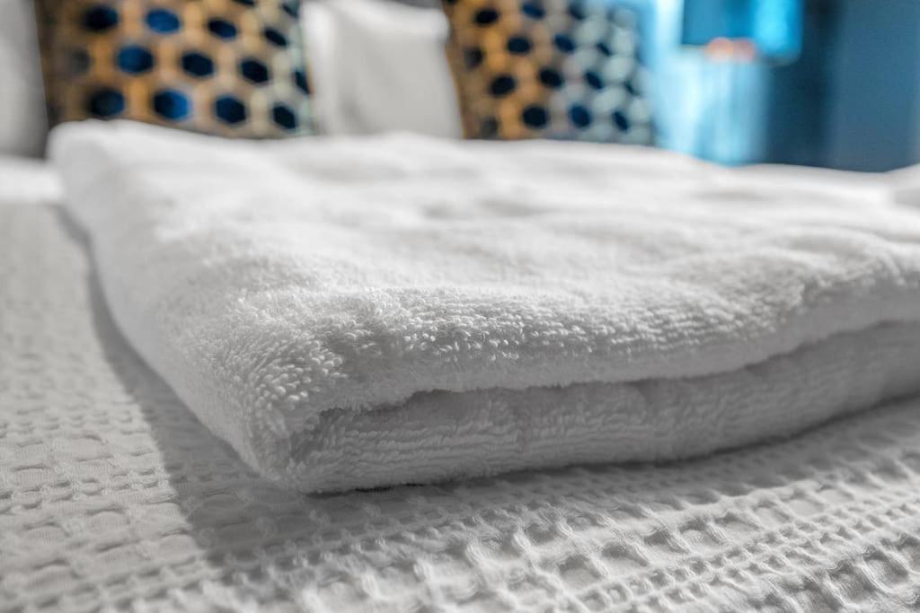 Boutique Modern Royal Mile Apartment Sleeps 4 Edinburgh Eksteriør billede