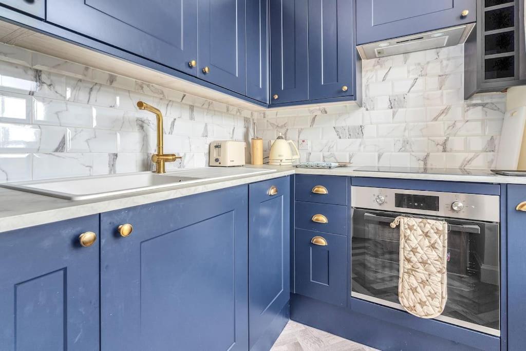 Boutique Modern Royal Mile Apartment Sleeps 4 Edinburgh Eksteriør billede